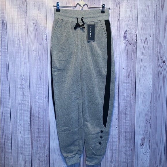 NWT-Women's Side Line Detail Fleece Jogger - Picture 4 of 6